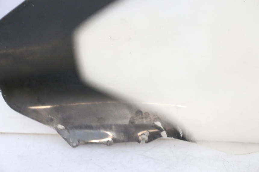 photo de PARE BRISE HONDA FES S-WING SWING ABS 125 (2007 - 2015) - Gros plan technique