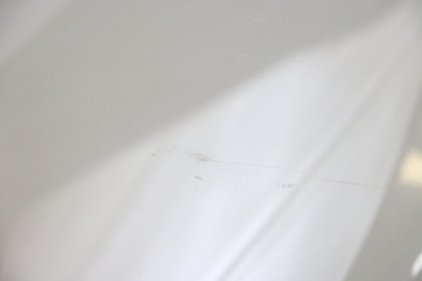 photo de PARE BRISE PEUGEOT GEOPOLIS RS 125 (2007 - 2009) - Gros plan technique