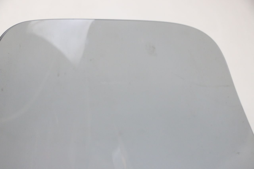 photo de PARE BRISE PIAGGIO MP3 HPE 350 (2018 - 2020) - Gros plan technique