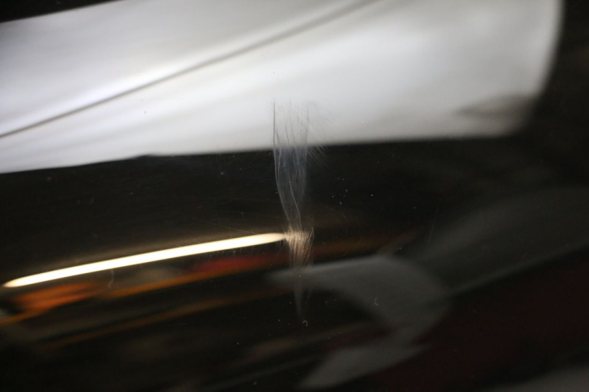 photo de PARE BRISE PIAGGIO MP3 HPE 300 (2019 - 2026) - Gros plan technique