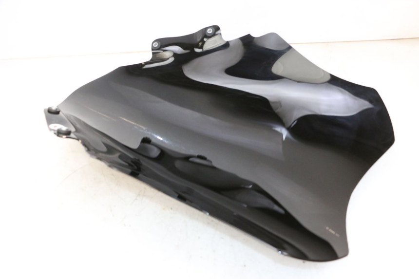 photo de PARE BRISE PIAGGIO MP3 HPE 300 (2019 - 2026) - Marquages et références