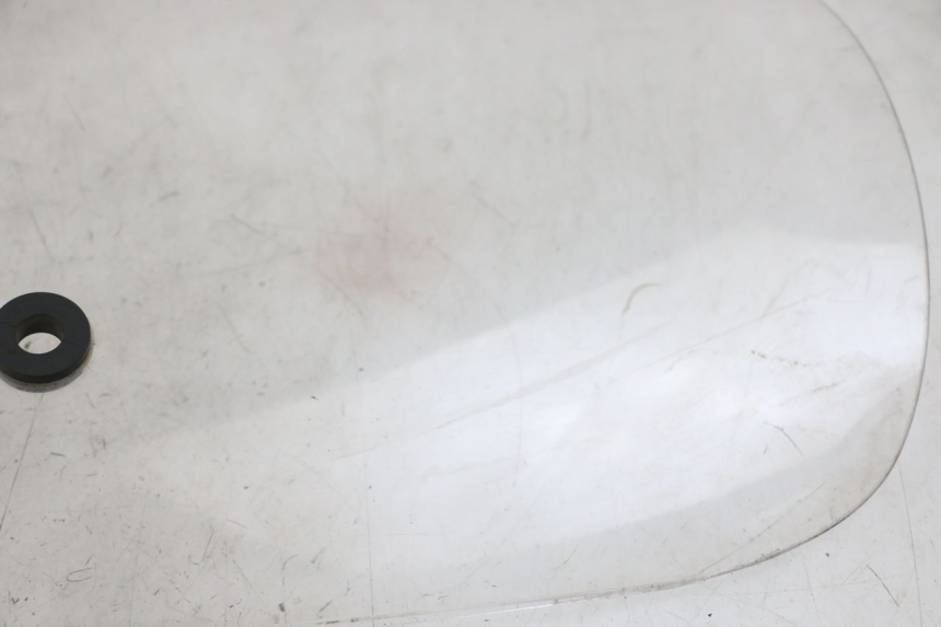 photo de PARE BRISE PIAGGIO MP3 RL 250 (2006 - 2010) - Points de fixation