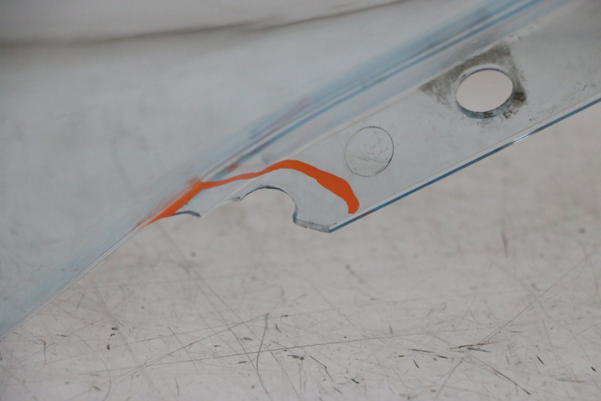 photo de PARE BRISE PIAGGIO MP3 125 (2006 - 2014) - Photo complémentaire