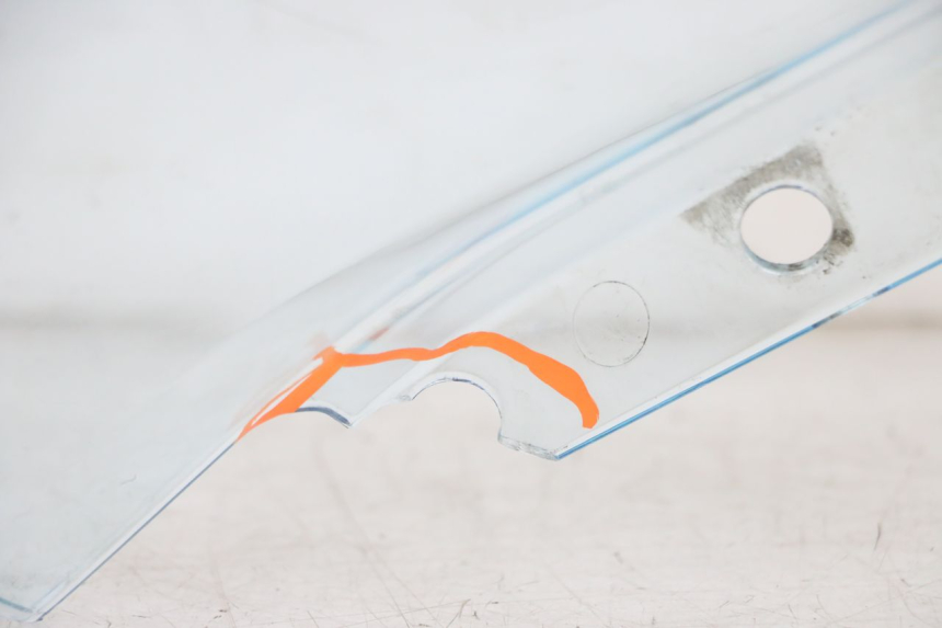 photo de PARE BRISE PIAGGIO MP3 125 (2006 - 2014) - Inspection visuelle