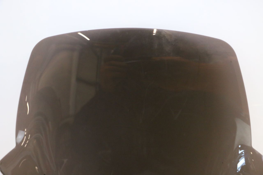 photo de PARE BRISE PIAGGIO MP3 RL 250 (2006 - 2010) - Gros plan technique