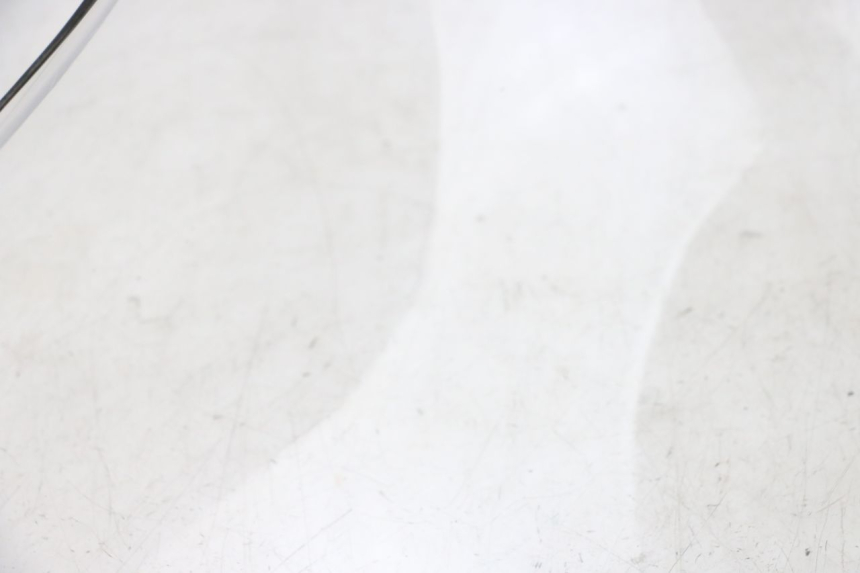 photo de PARE BRISE HONDA NTV DEAUVILLE 650 (1998 - 2001) - Gros plan technique