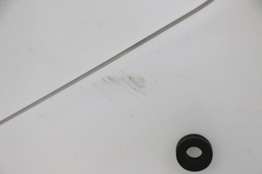 photo de PARE BRISE PIAGGIO NRG POWER PUREJET 50 (2018 - 2021) - Points de fixation