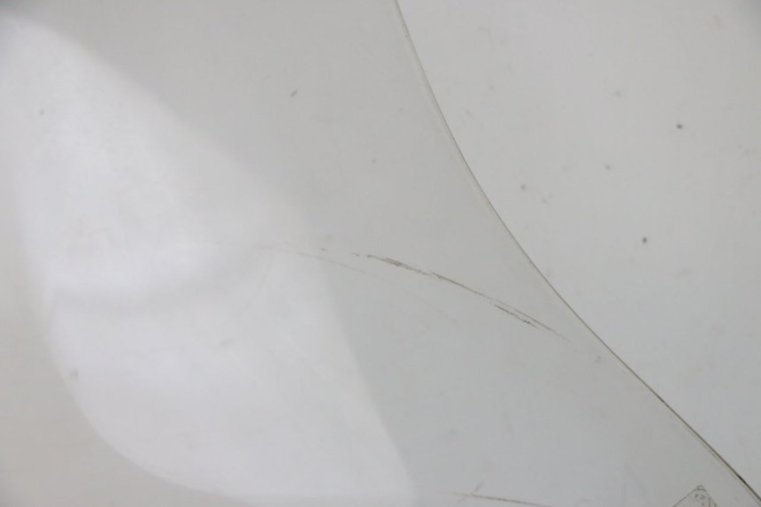 photo de PARE BRISE PIAGGIO VESPA LX IE 125 (2010 - 2012) - Détails caractéristiques