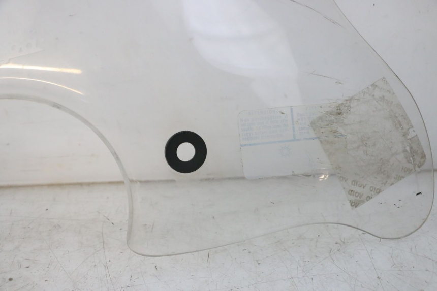 photo de PARE BRISE PIAGGIO VESPA LX IE 125 (2010 - 2012) - Zoom composants