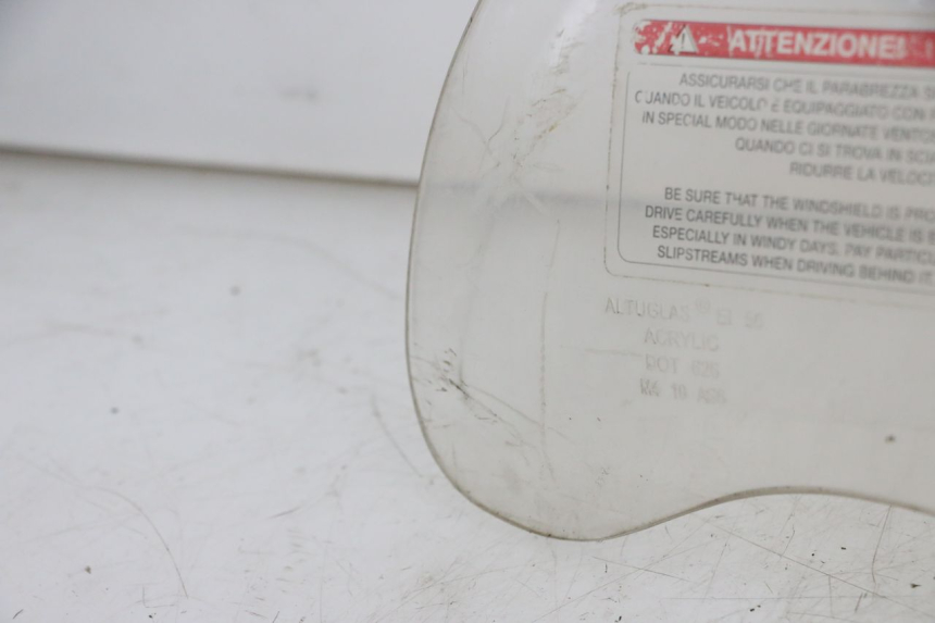 photo de PARE BRISE PIAGGIO VESPA LX IE 125 (2010 - 2012) - État de surface