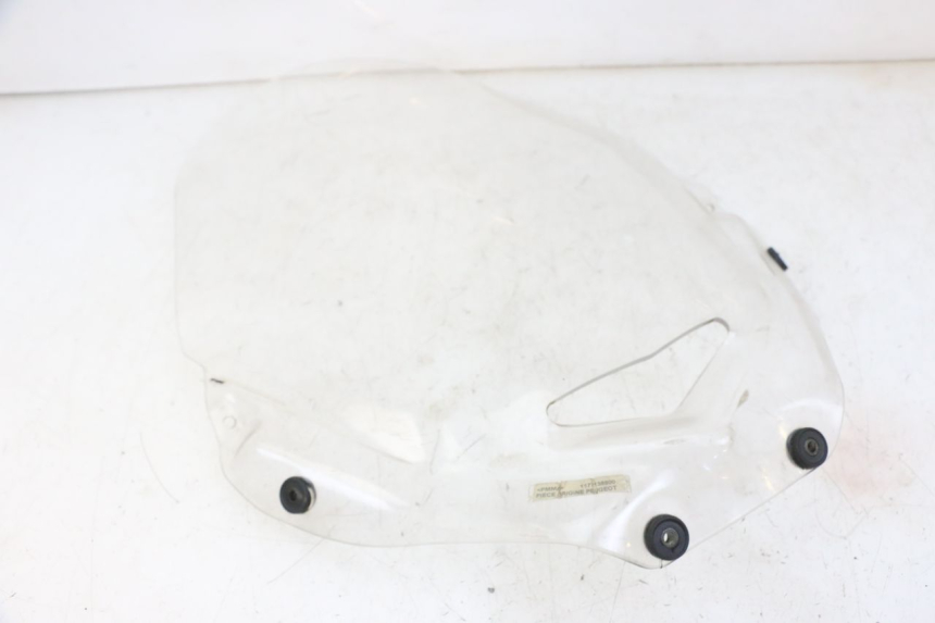 photo de PARE BRISE PEUGEOT SATELIS COMPRESSOR K15 125 (2006 - 2009) - Points de fixation