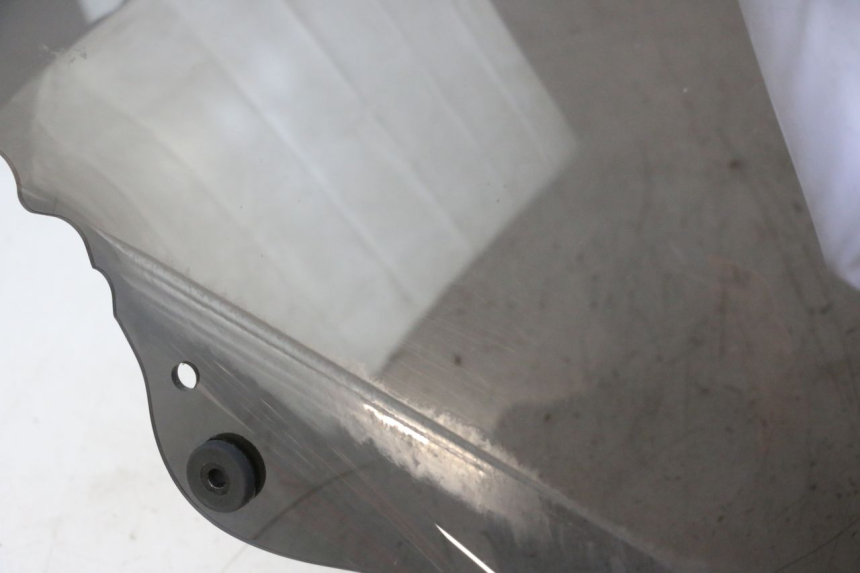 photo de PARE BRISE PEUGEOT SATELIS 125 (2013 - 2018) - Détail de la pièce