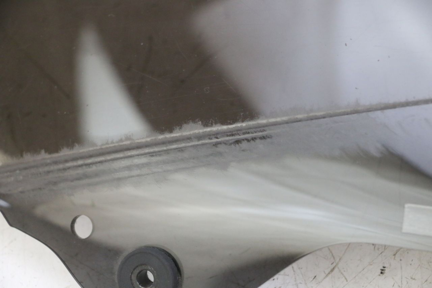 photo de PARE BRISE PEUGEOT SATELIS 125 (2013 - 2018) - Zoom composants