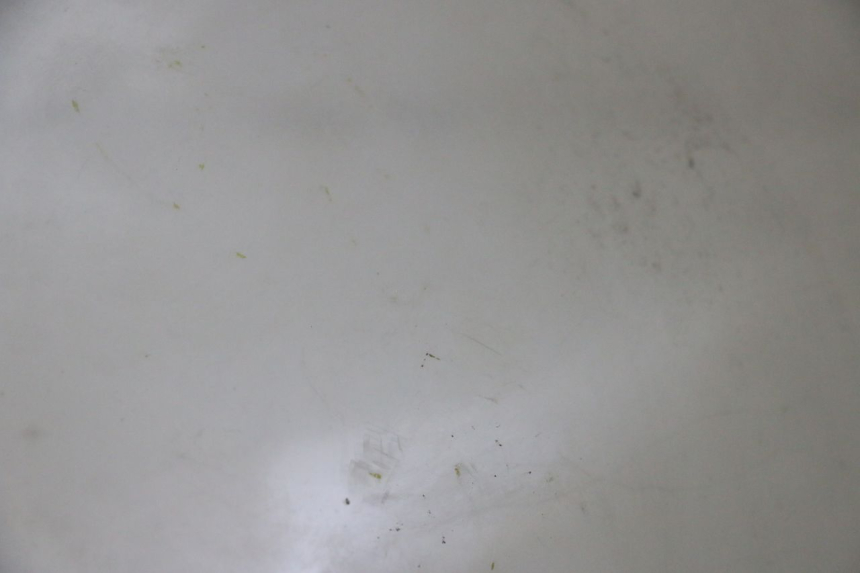 photo de PARE BRISE PEUGEOT SATELIS 125 (2006 - 2009) - Zoom état d’usage