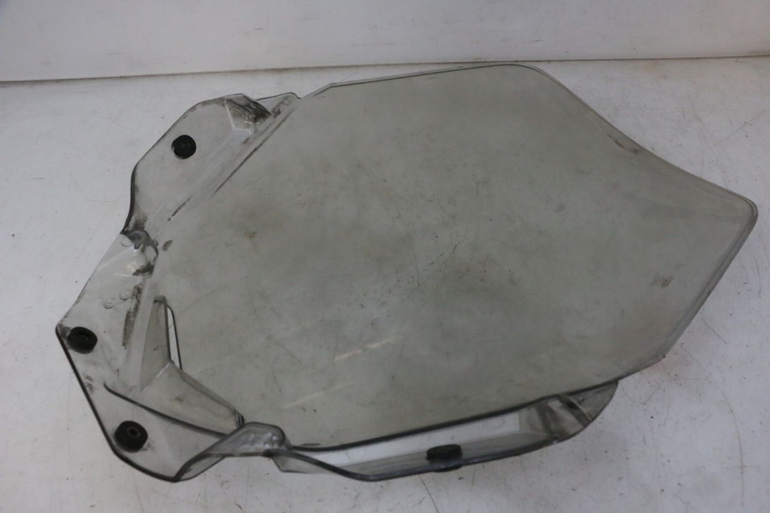 photo de PARE BRISE PEUGEOT SATELIS 125 (2006 - 2009) - Vue d’ensemble