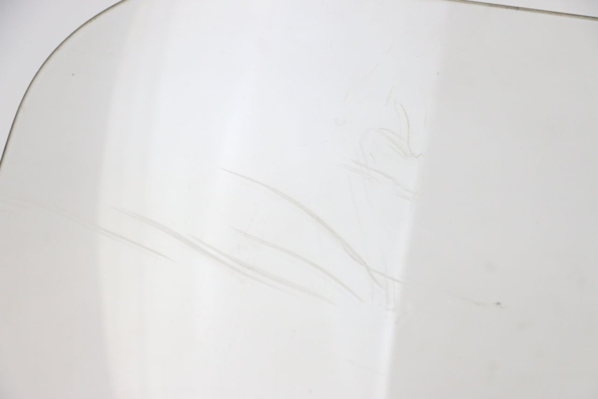 photo de PARE BRISE SUZUKI BURGMAN 125 (2015 - 2017) - Vue rapprochée