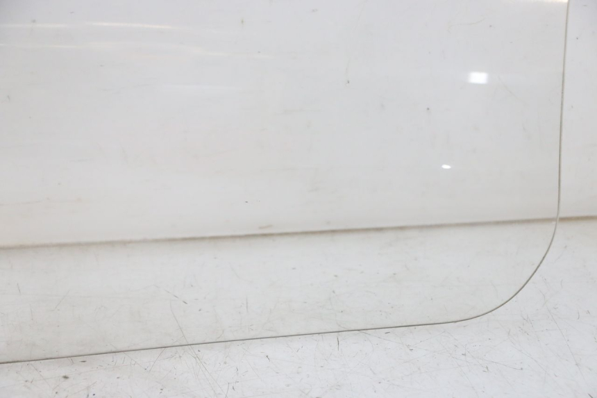 photo de PARE BRISE SUZUKI BURGMAN 125 (2015 - 2017) - Inspection visuelle