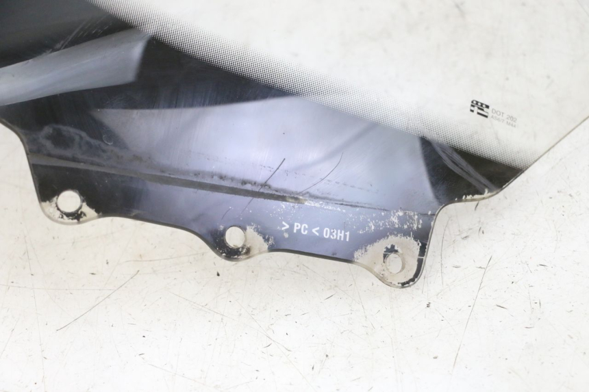 photo de PARE BRISE SUZUKI BURGMAN 125 (2015 - 2017) - État de surface