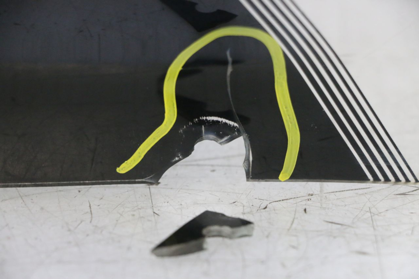 photo de PARE BRISE YAMAHA TDM ABS 900 (2002 - 2014) - Détail de la pièce