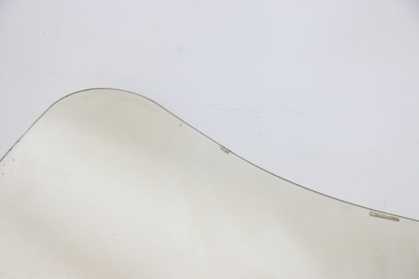 photo de PARE BRISE SUZUKI UH BURGMAN 125 (2002 - 2006) - Vue rapprochée