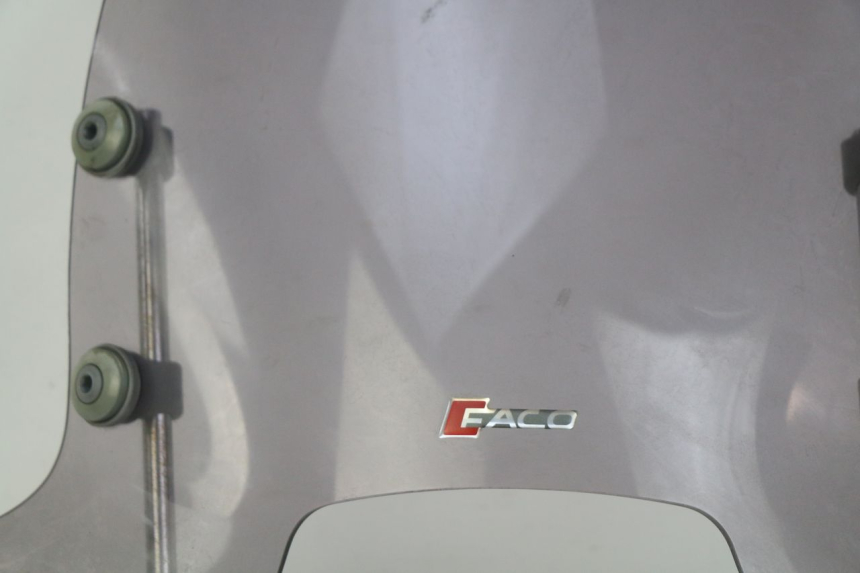 photo de PARE BRISE PIAGGIO VESPA SPRINT 2T 50 (2014 - 2018) - Vue rapprochée