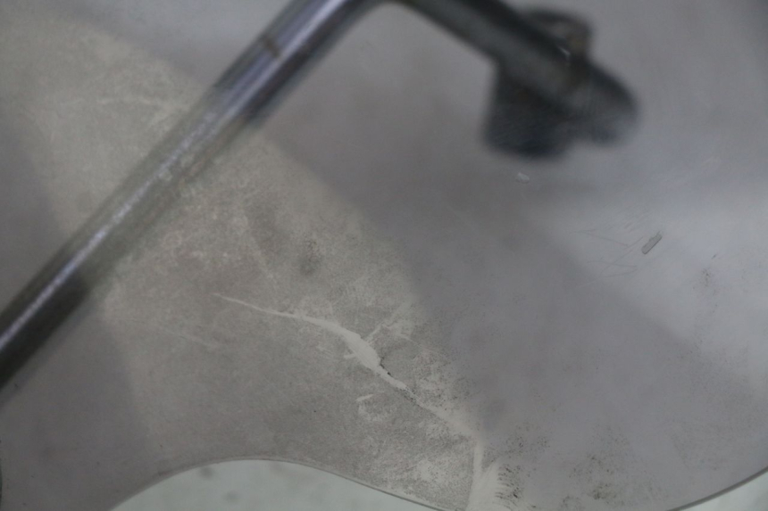 photo de PARE BRISE PIAGGIO VESPA SPRINT 2T 50 (2014 - 2018) - Points de fixation