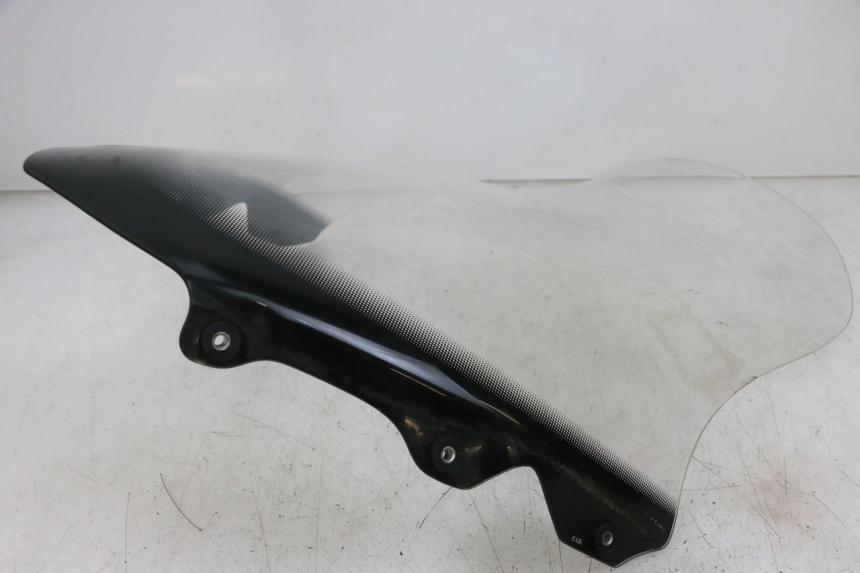 photo de PARE BRISE PIAGGIO X10 125 (2012 - 2017) - Gros plan technique