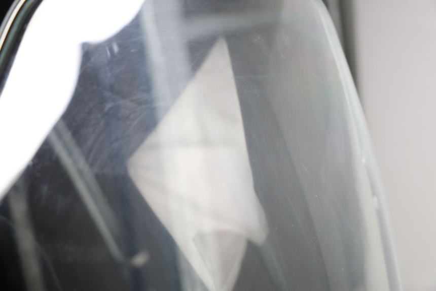 photo de PARE BRISE HONDA XLV VARADERO 125 (2000 - 2006) - Gros plan technique