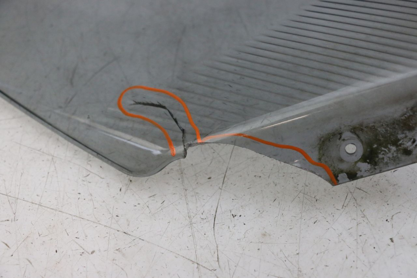 photo de PARE BRISE YAMAHA X-MAX XMAX ABS 250 (2010 - 2014) - Détails caractéristiques