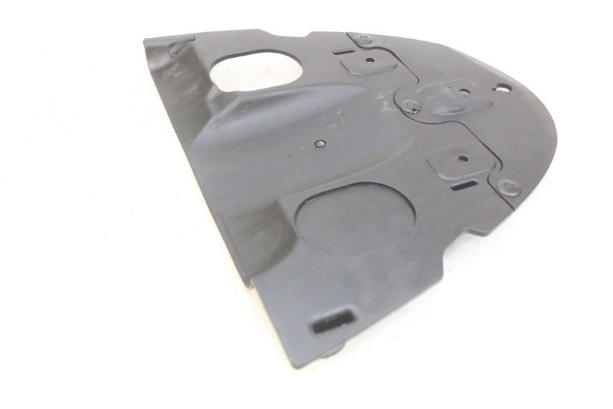 photo de PASSAGE ROUE ARRIERE KYMCO AGILITY 16+ 4T 50 (2018 - 2023) - Gros plan technique