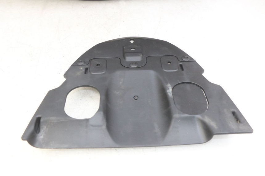 photo de PASSAGE ROUE ARRIERE KYMCO AGILITY 16+ 4T 50 (2018 - 2023) - Zoom état d’usage