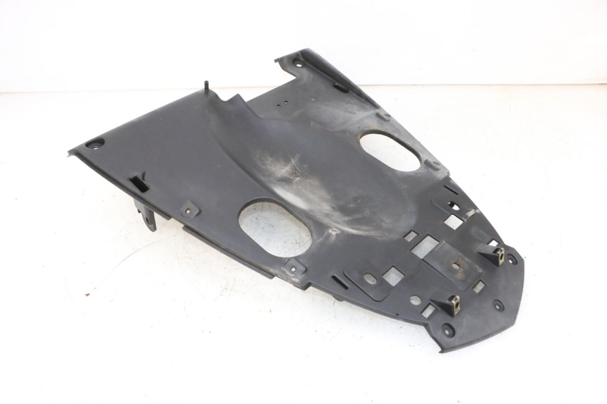 photo de PASSAGE ROUE ARRIERE KYMCO AGILITY CITY 4T 50 (2008 - 2016) - Autre angle de vue