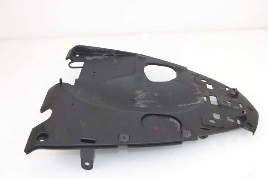 photo de PASSAGE ROUE ARRIERE KYMCO AGILITY CITY 50 (2008 - 2016) - Gros plan technique