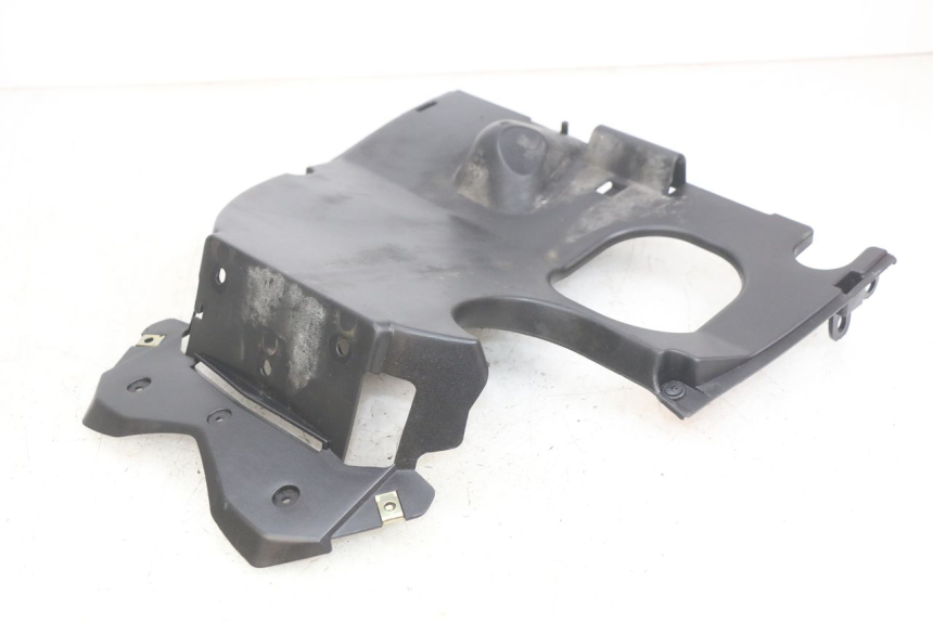 photo de PASSAGE ROUE ARRIERE KYMCO AGILITY NAKED RENOUVO 2T 50 (2011 - 2018) - Gros plan technique