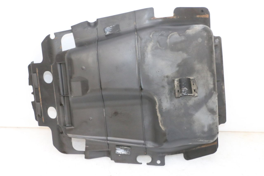 photo de PASSAGE ROUE ARRIERE SUZUKI BURGMAN 650 (2013 - 2020) - Détail de la pièce