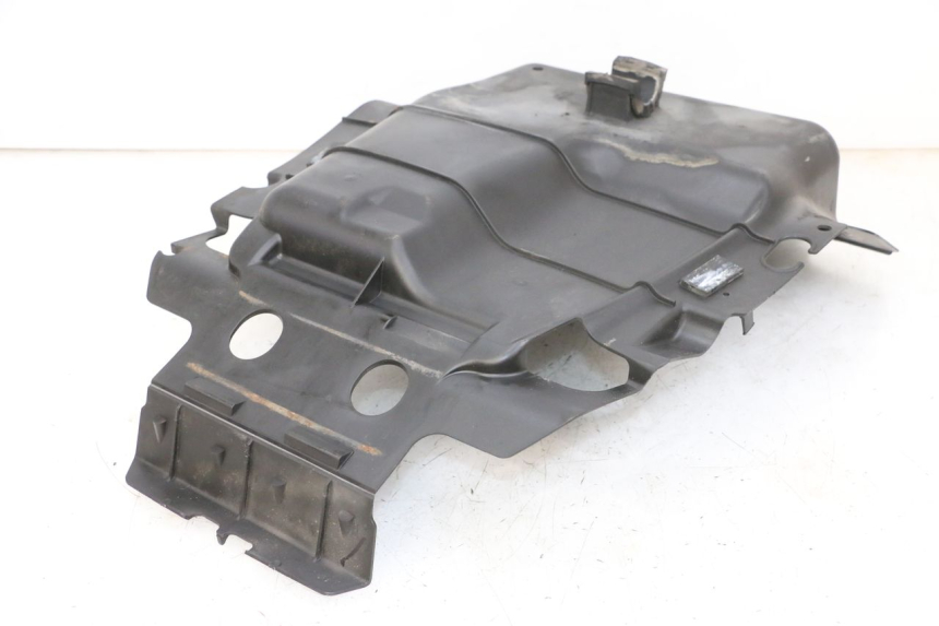 photo de PASSAGE ROUE ARRIERE SUZUKI BURGMAN 650 (2013 - 2020) - Zoom état d’usage