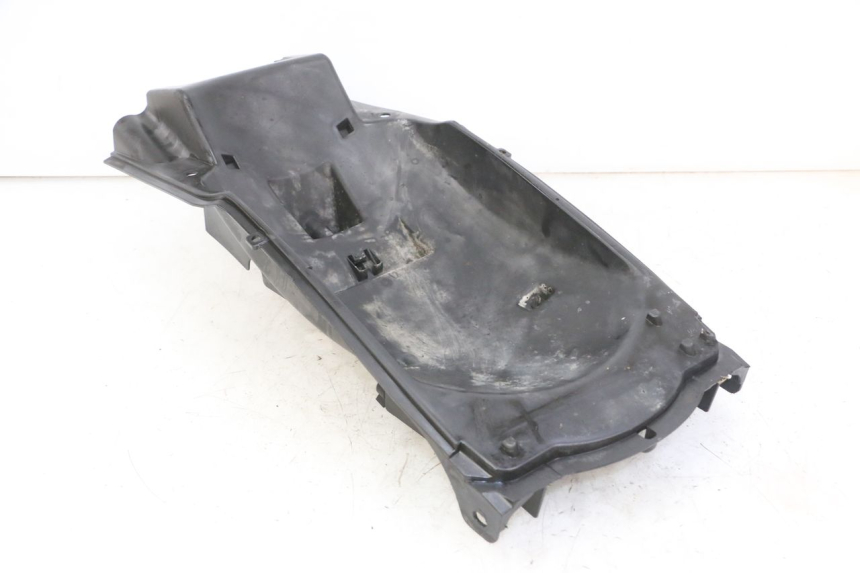 photo de PASSAGE ROUE ARRIERE HONDA CBF 500 (2004 - 2007) - Points de fixation