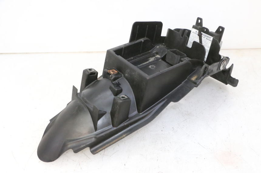 photo de PASSAGE ROUE ARRIERE HONDA CBF 125 (2009 - 2015) - Détail de la pièce