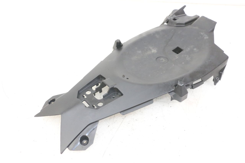 photo de PASSAGE ROUE ARRIERE KAWASAKI ER-6 ER6 N 650 (2012 - 2016) - Gros plan technique