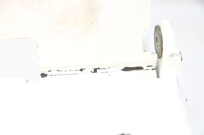 photo de PASSAGE ROUE ARRIERE YAMAHA FJ 36Y 1100 (1984 - 1985) - Autre angle de vue