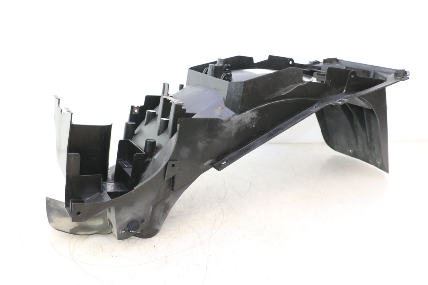 photo de PASSAGE ROUE ARRIERE YAMAHA FJR 1300 (2001 - 2005) - Gros plan technique