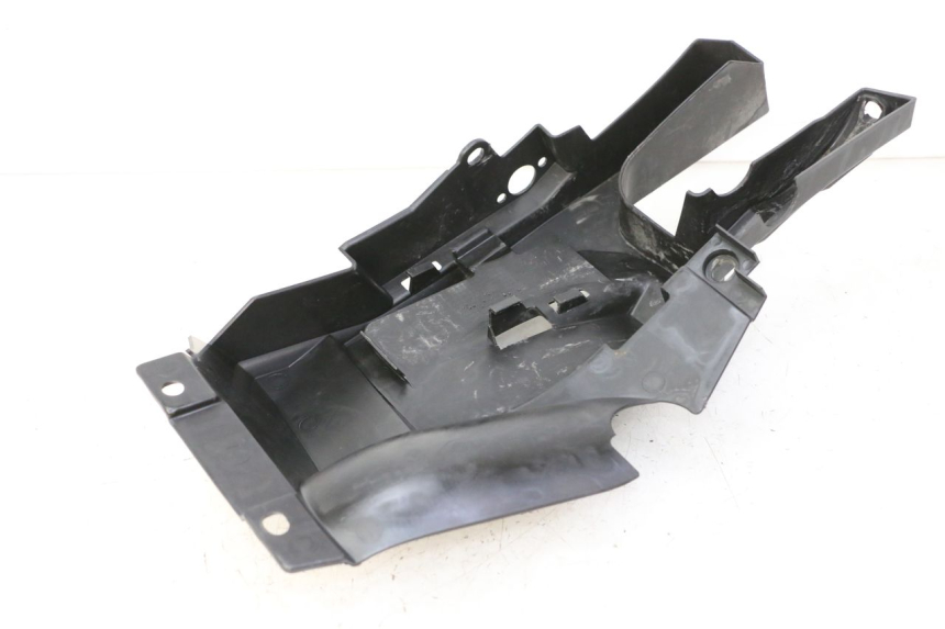 photo de PASSAGE ROUE ARRIERE YAMAHA FZ6 FAZER S2 600 (2007 - 2011) - Gros plan technique