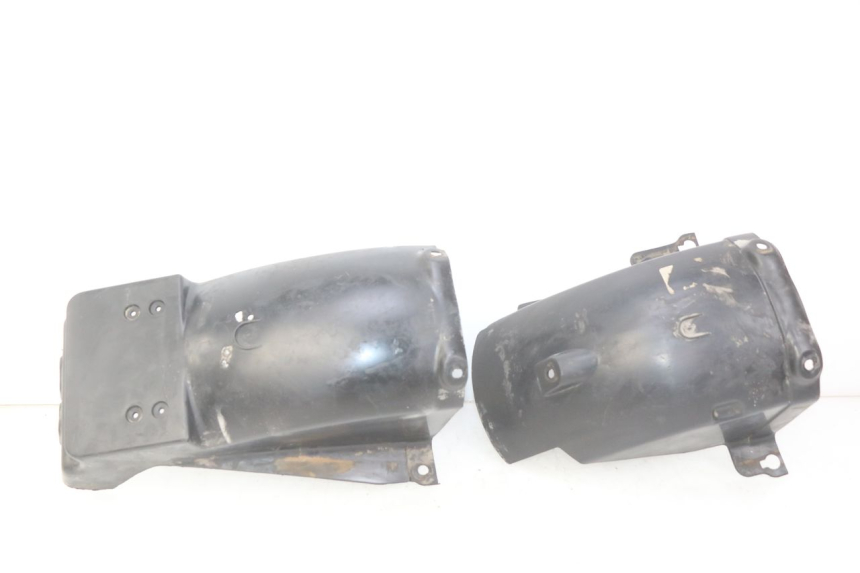 photo de PASSAGE ROUE ARRIERE SUZUKI GSX-F GSX  F 1100 (1988 - 1994) - Points de fixation