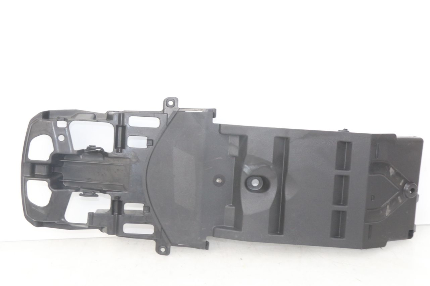 photo de PASSAGE ROUE ARRIERE SUZUKI GSX-R GSXR 750 (2011 - 2016) - Autre angle de vue