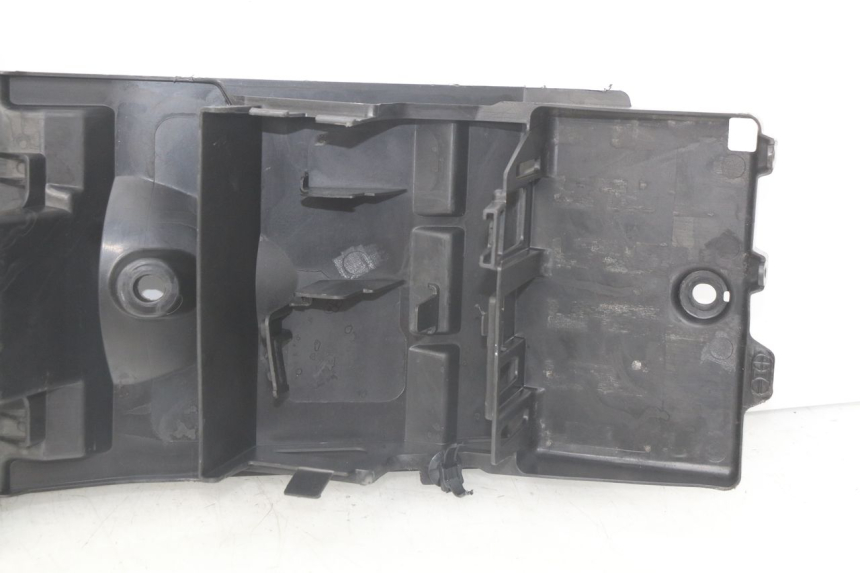 photo de PASSAGE ROUE ARRIERE SUZUKI GSX-R GSXR 750 (2011 - 2016) - Gros plan technique