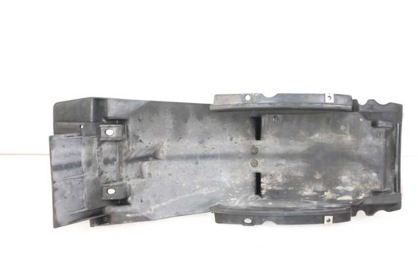 photo de PASSAGE ROUE ARRIERE HYOSUNG GTR 125 (2006 - 2008) - Autre angle de vue