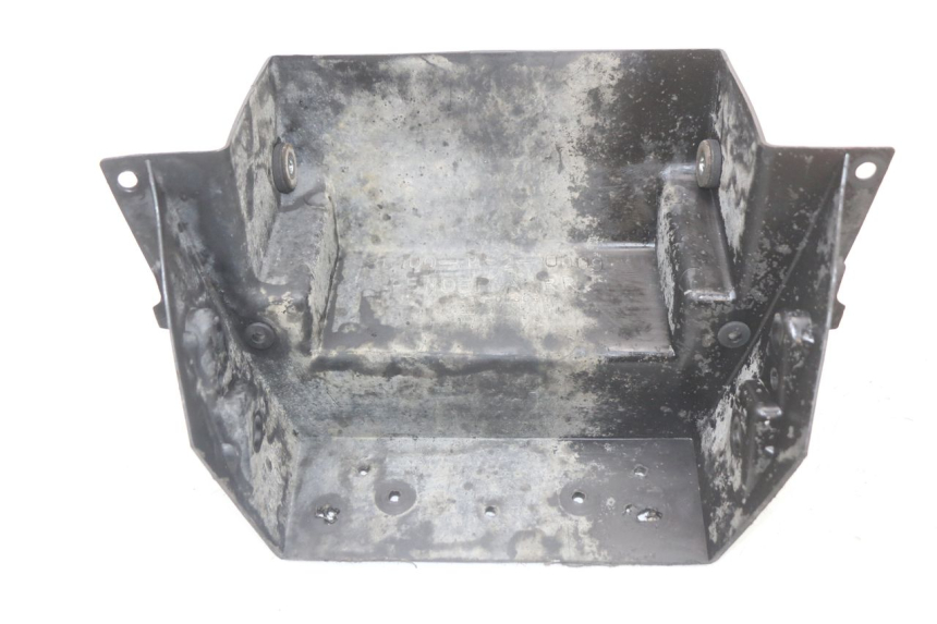 photo de PASSAGE ROUE ARRIERE HONDA CBR F 1000 (1993 - 1996) - Gros plan technique