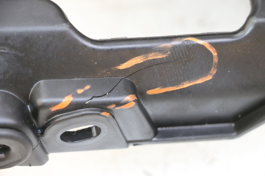 photo de PASSAGE ROUE ARRIERE HONDA SH i 300 (2015 - 2020) - Gros plan technique