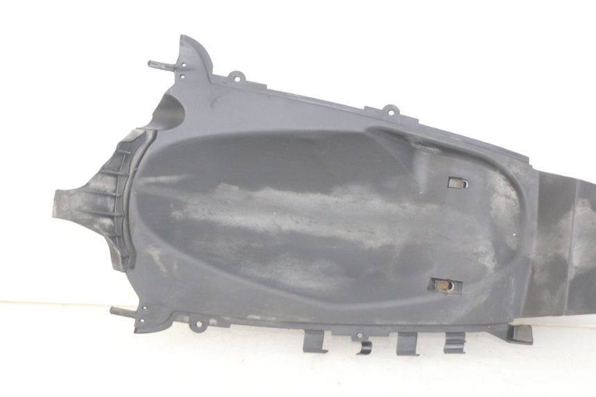 photo de PASSAGE ROUE ARRIERE YAMAHA HW XENTER 125 (2011 - 2017) - Gros plan technique