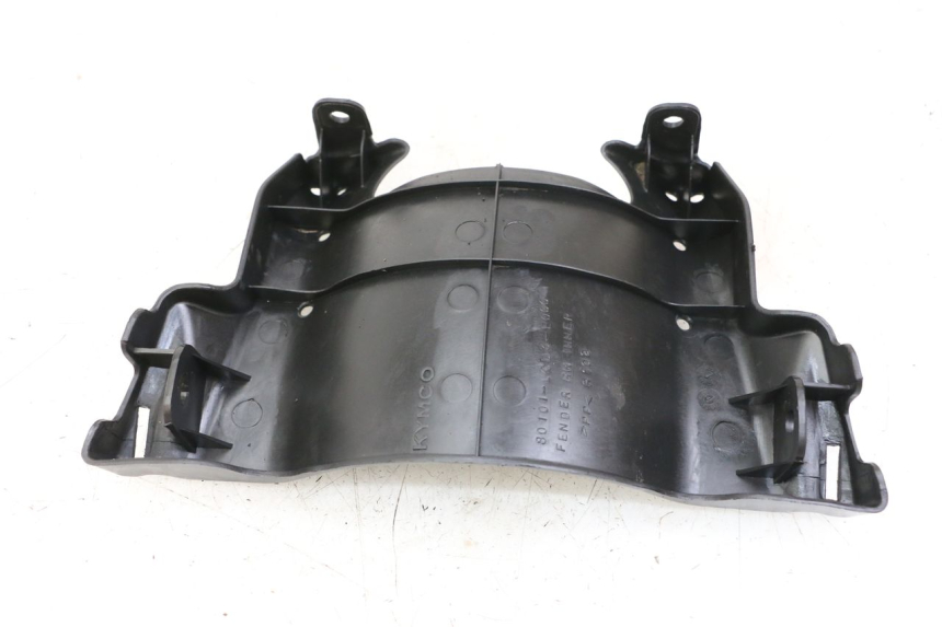 photo de PASSAGE ROUE ARRIERE KYMCO PEOPLE S 125 (2000 - 2008) - Autre angle de vue